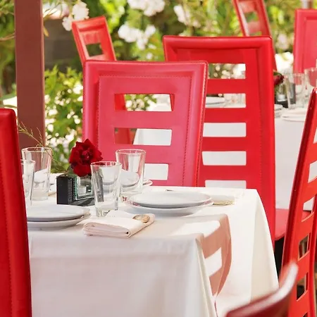 Хотел Calypso 3*